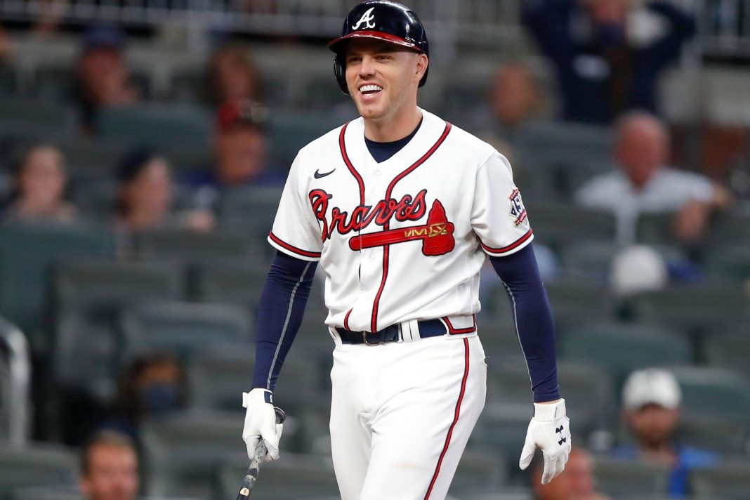 This Atlanta Braves legend just dropped an easy foul ball during the